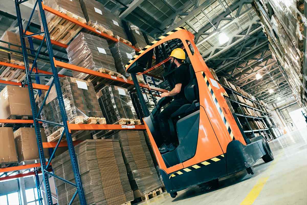 https://www.ishanklogistics.com/wp-content/uploads/2017/03/service_1.jpg